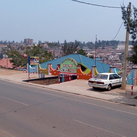 Colours Club And Spa Kigali Eksteriør bilde